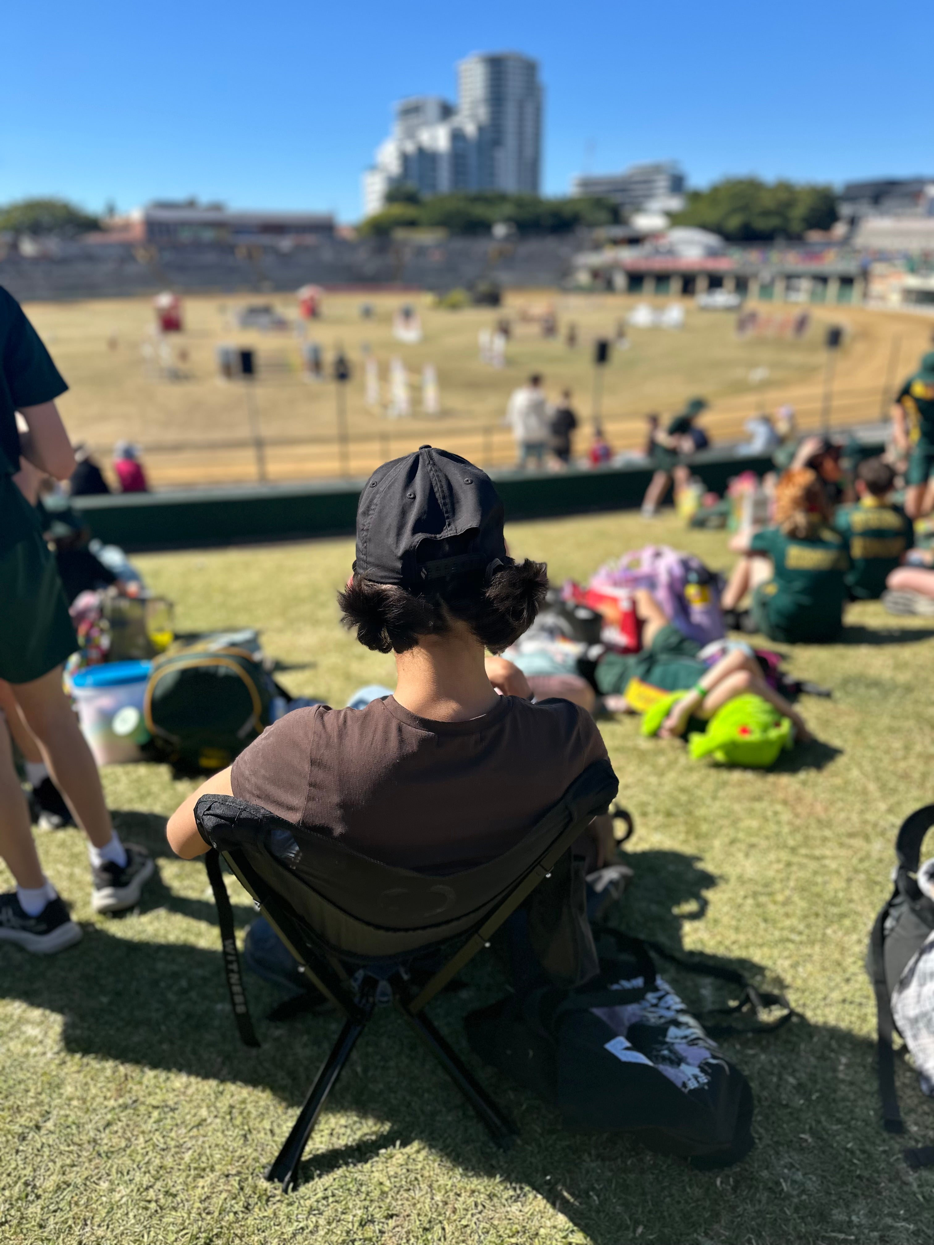Lifestyle-ekka-show-light-portable-compact-chair